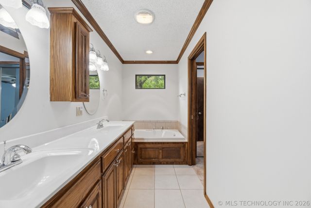 700 Hickory Hill Road, Sapulpa, OK 74066