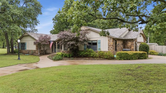 700 Hickory Hill Road, Sapulpa, OK 74066