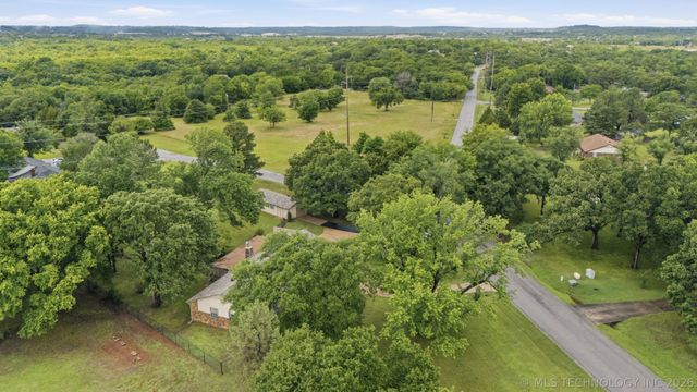 700 Hickory Hill Road, Sapulpa, OK 74066