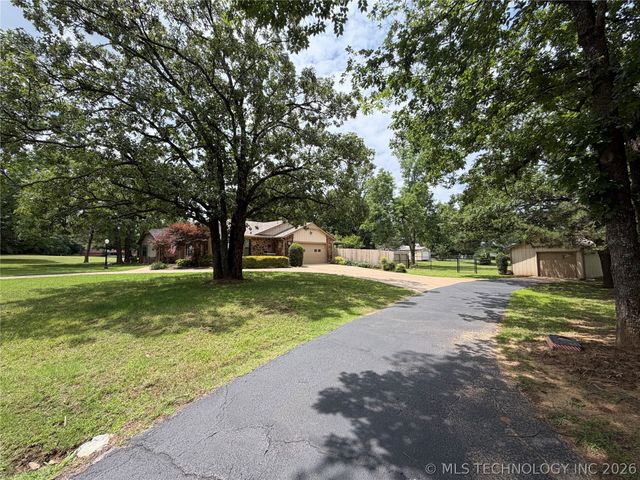 700 Hickory Hill Road, Sapulpa, OK 74066