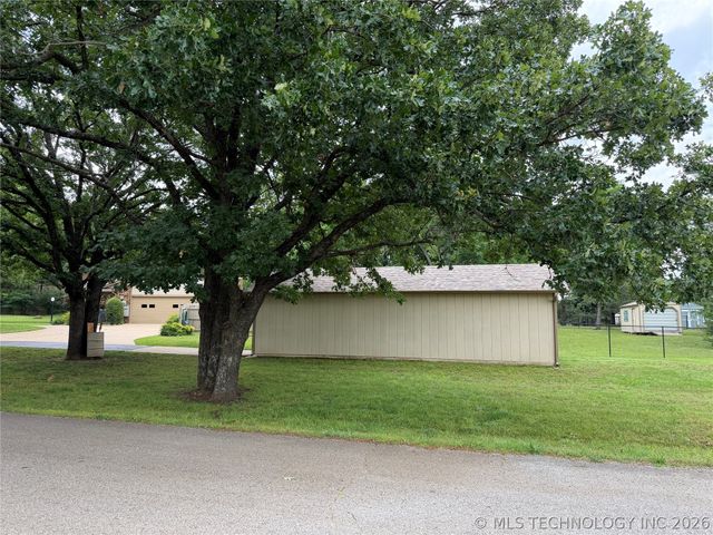 700 Hickory Hill Road, Sapulpa, OK 74066