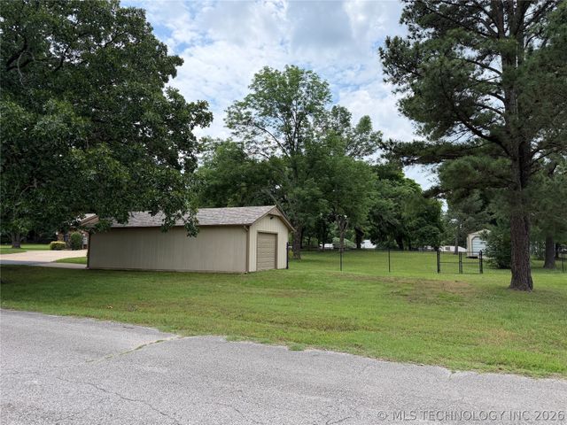 700 Hickory Hill Road, Sapulpa, OK 74066