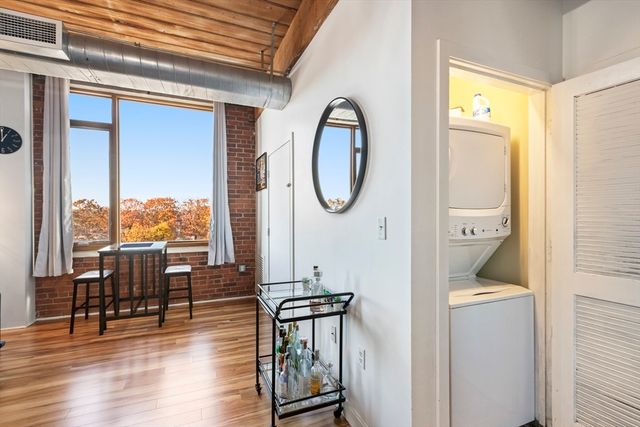 146 Court Street 603, Brockton, MA 02302