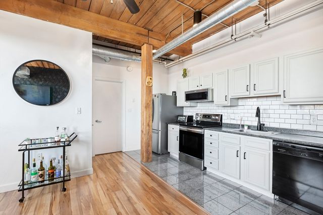 146 Court Street 603, Brockton, MA 02302