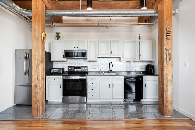 146 Court Street 603, Brockton, MA 02302
