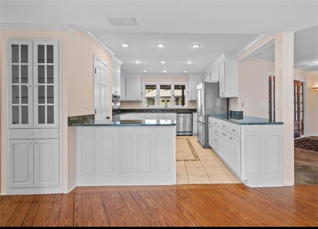 148 Kingfisher, Big Canoe, GA 30143