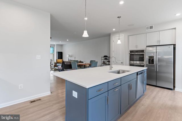 18277 SUMMIT POINTE DR, Triangle, VA 22172