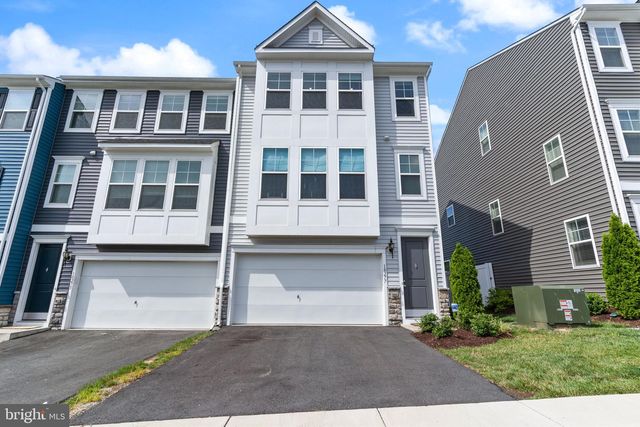 18277 SUMMIT POINTE DR, Triangle, VA 22172