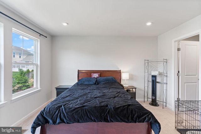 18277 SUMMIT POINTE DR, Triangle, VA 22172
