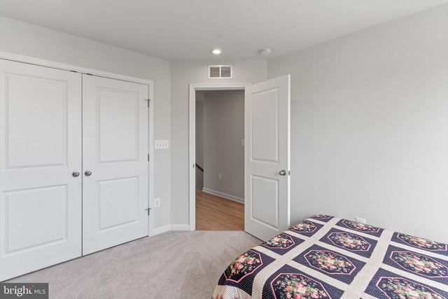 18277 SUMMIT POINTE DR, Triangle, VA 22172