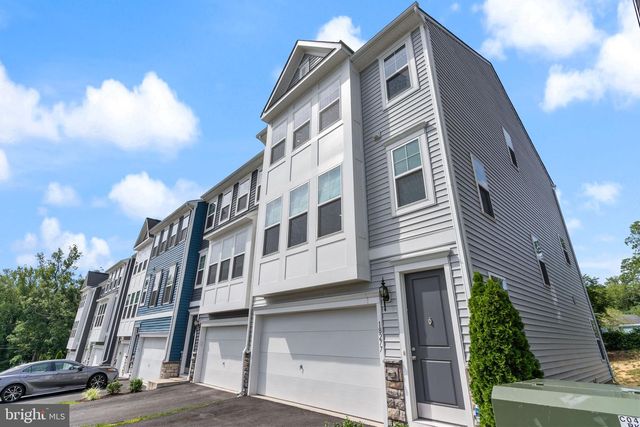 18277 SUMMIT POINTE DR, Triangle, VA 22172