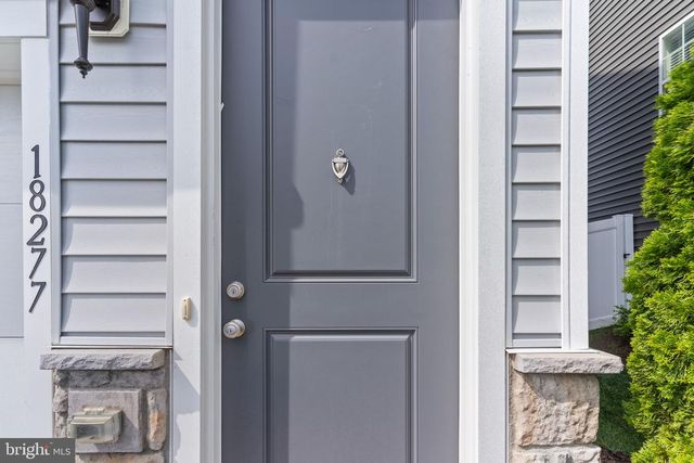 18277 SUMMIT POINTE DR, Triangle, VA 22172