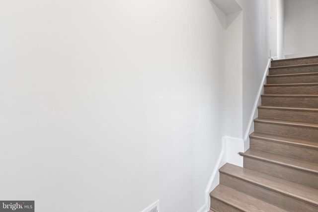 18277 SUMMIT POINTE DR, Triangle, VA 22172