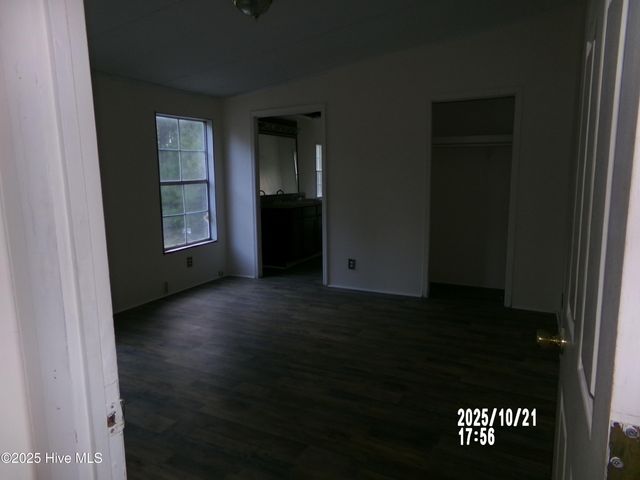 158 Brians Woods Road, Maple Hill, NC 28454