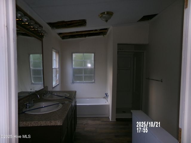 158 Brians Woods Road, Maple Hill, NC 28454