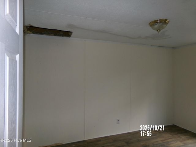 158 Brians Woods Road, Maple Hill, NC 28454