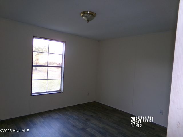 158 Brians Woods Road, Maple Hill, NC 28454