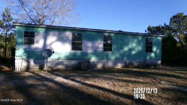 158 Brians Woods Road, Maple Hill, NC 28454