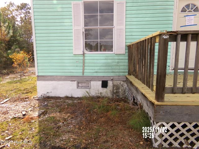 158 Brians Woods Road, Maple Hill, NC 28454