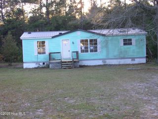 158 Brians Woods Road, Maple Hill, NC 28454