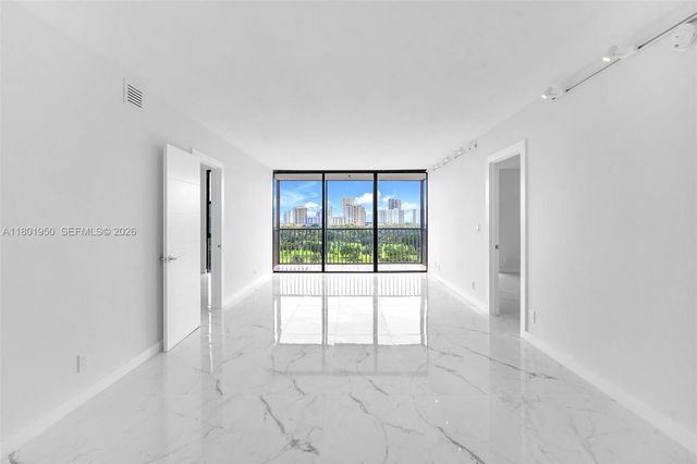 20335 W Country Club Drive 1108, Aventura, FL 33180