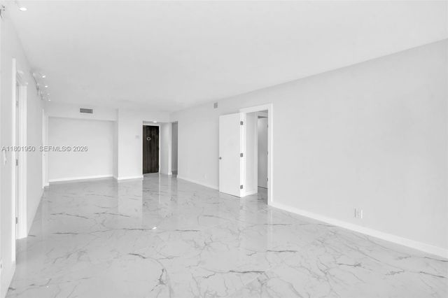 20335 W Country Club Drive 1108, Aventura, FL 33180