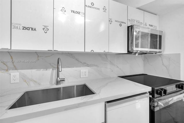 20335 W Country Club Drive 1108, Aventura, FL 33180