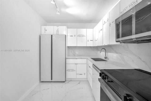 20335 W Country Club Drive 1108, Aventura, FL 33180