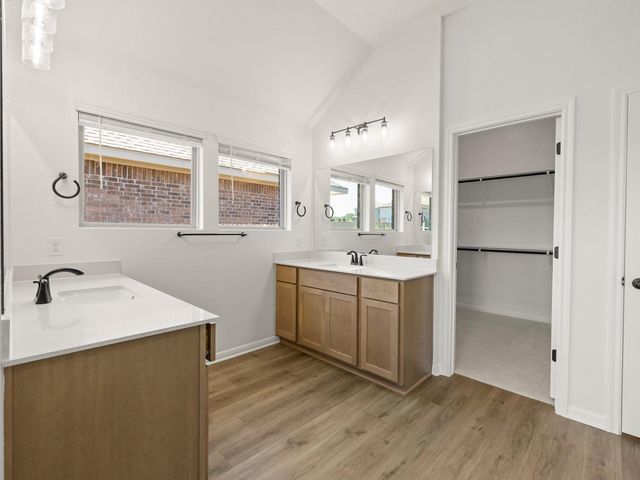 581 Biscayne Bay BND, Kyle, TX 78640