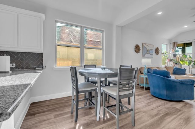 912 Crockett Street, Aubrey, TX 76227