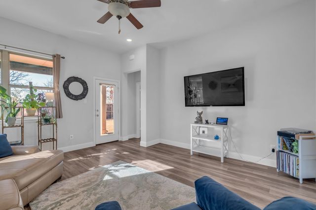 912 Crockett Street, Aubrey, TX 76227