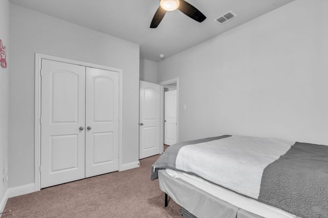 912 Crockett Street, Aubrey, TX 76227