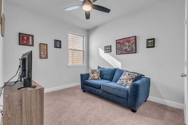 912 Crockett Street, Aubrey, TX 76227