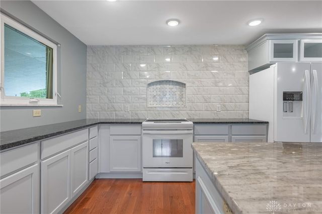 45 Tulip Lane, Riverside, OH 45432