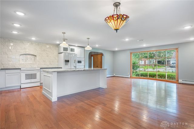 45 Tulip Lane, Riverside, OH 45432