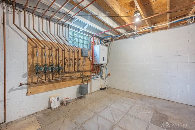 45 Tulip Lane, Riverside, OH 45432