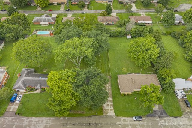 45 Tulip Lane, Riverside, OH 45432