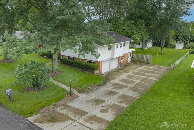 45 Tulip Lane, Riverside, OH 45432