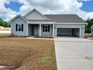 654 Bright Harvest Drive, Maysville, NC 28555