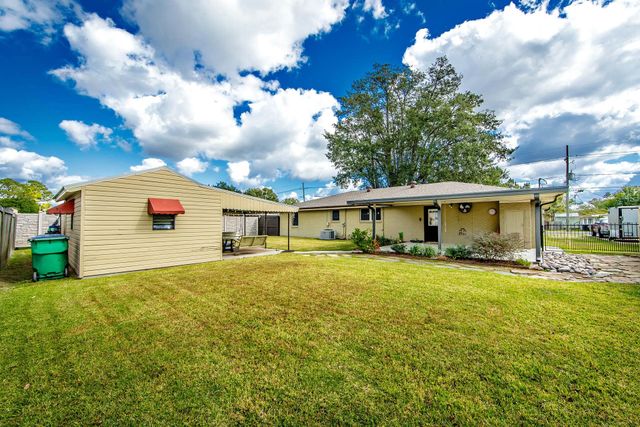 306 St. Bernard, Thibodaux, LA 70301