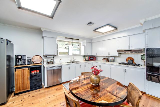 306 St. Bernard, Thibodaux, LA 70301