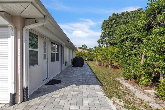 439 Bethany Village CIR, Lehigh Acres, FL 33936