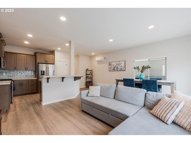 2856 S NECTARINE St, Cornelius, OR 97113