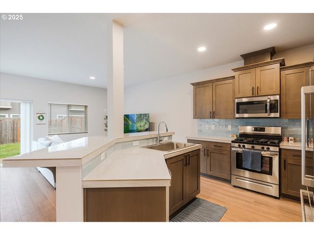 2856 S NECTARINE St, Cornelius, OR 97113