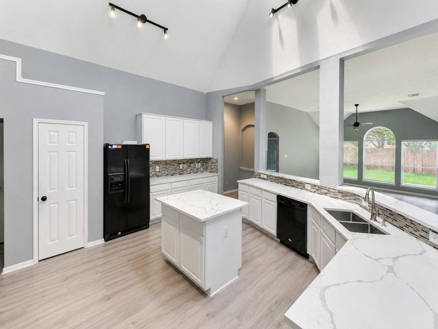 3006 Pecan Wood Drive, Missouri City, TX 77459