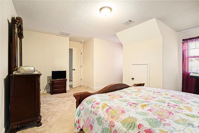 1504 Cedar Creek Drive, Loganville, GA 30052