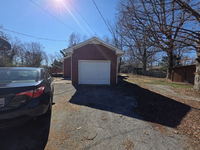 2001 Lacy Ln, Maryville, TN 37801