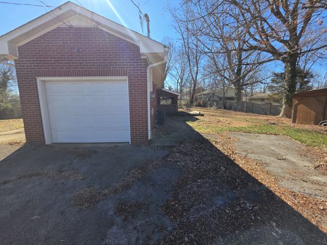 2001 Lacy Ln, Maryville, TN 37801