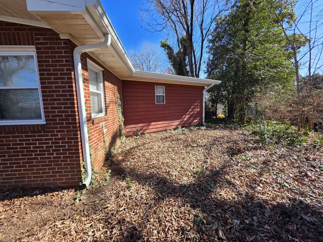 2001 Lacy Ln, Maryville, TN 37801