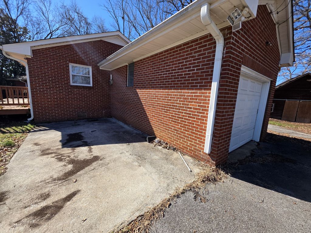 2001 Lacy Ln, Maryville, TN 37801